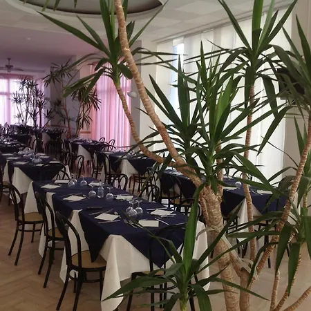 Continental מלון פסארו