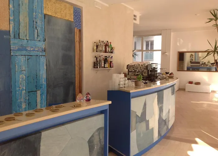 Continental מלון